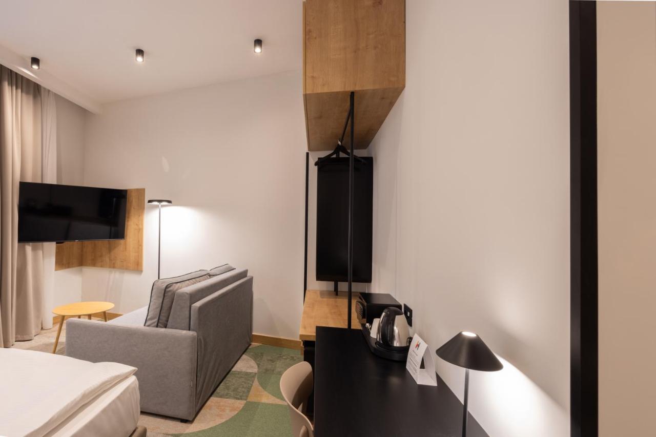 Hop Inn Rooms & Suites ベオグラード エクステリア 写真